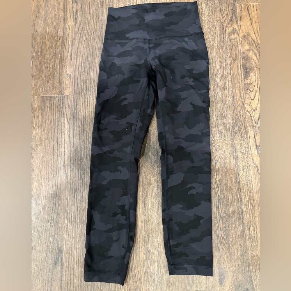 SZ 4 black camo lululemon wunder train